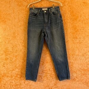 TOPSHOP Mom Jeans size W28 (runs small)